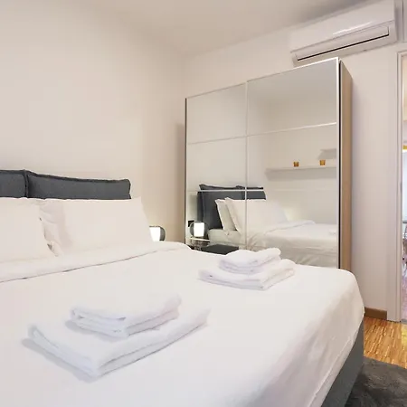 Arco Della Pace Charming Apartment *