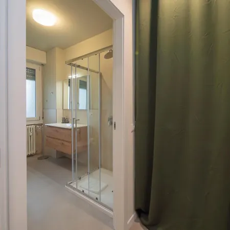 Spacious 2bdr With Balcony Arco-sempione Area, By Rentopolis Apartman
