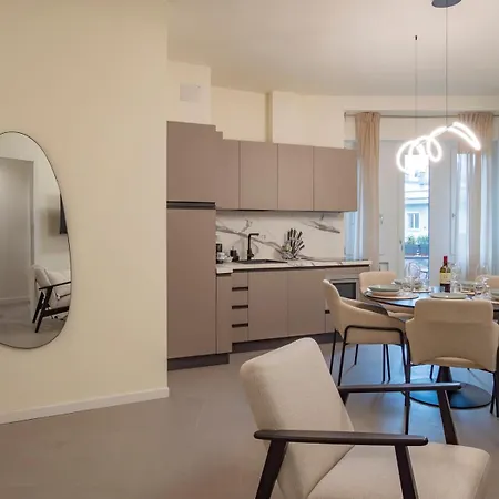 Spacious 2bdr With Balcony Arco-sempione Area, By Rentopolis מילאנו