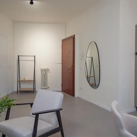 Spacious 2bdr With Balcony Arco-sempione Area, By Rentopolis Apartment *