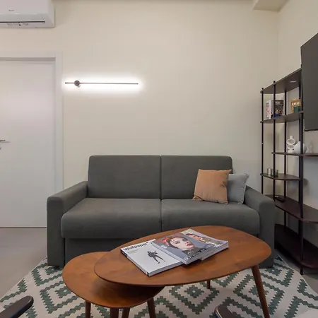 Apartman Spacious 2bdr With Balcony Arco-sempione Area, By Rentopolis