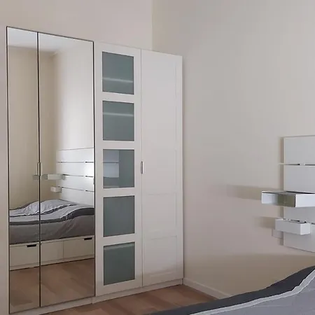 Center With Terrace Milaan