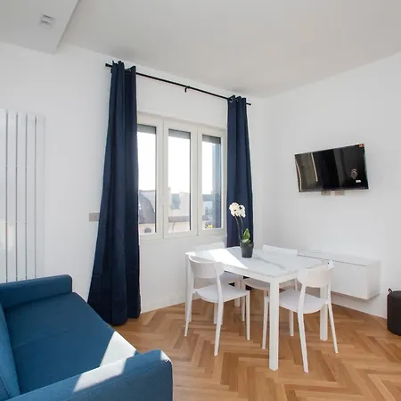 Apartment Fontana18 - Duomo View Milan
