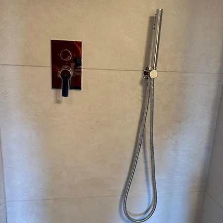 Apartman Centro, Di Stile Milánó