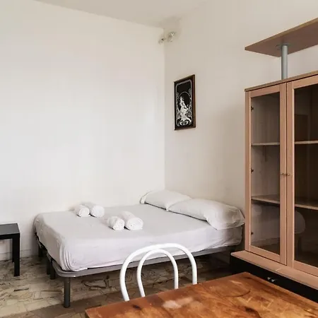 Youhosty - Cattolica Apartamento Milán