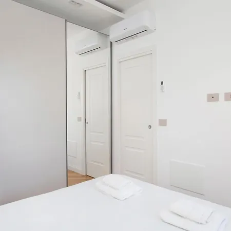 Apartment Fontana18 - Duomo View Milan
