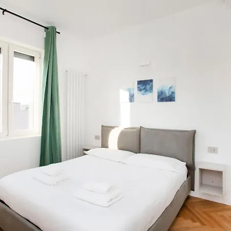 Apartment Fontana18 - Duomo View *