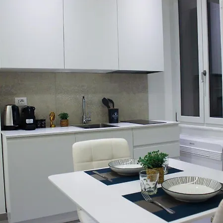 Stylish Studio Near Porta Garibaldi & Metro By Stay Mastery *