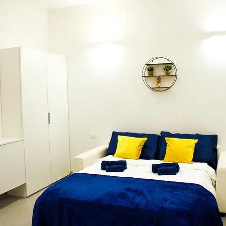 Apartman Modern & Bright Near Porta Garibaldi *