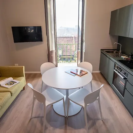 Modern For 4 In Historical Building - Duomo View Lejlighed *