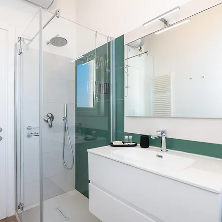 Modern For 4 In Historical Building - Duomo View