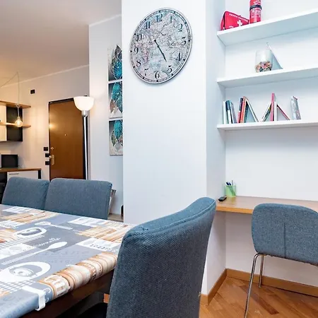 Cozy And Lovely - Center Apartment