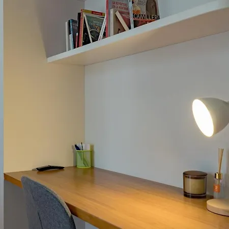 Cozy And Lovely - Center Apartment *