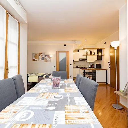 Cozy And Lovely - Center