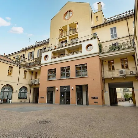 Cozy And Lovely - Center