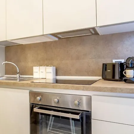 Duomo Stylish Double Near Metro * Milan