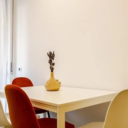 Duomo Stylish Double Near Metro Apartment *