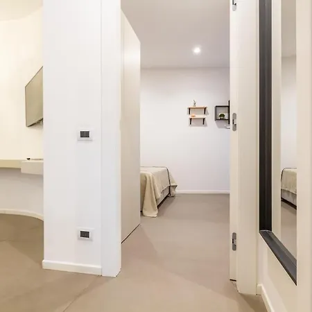 아파트 Duomo Stylish Double Near Metro