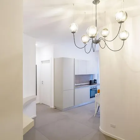 Duomo Stylish Double Near Metro 아파트 밀라노