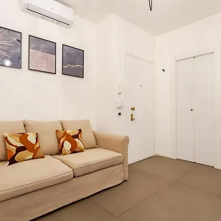 Duomo Stylish Double Near Metro Apartment *