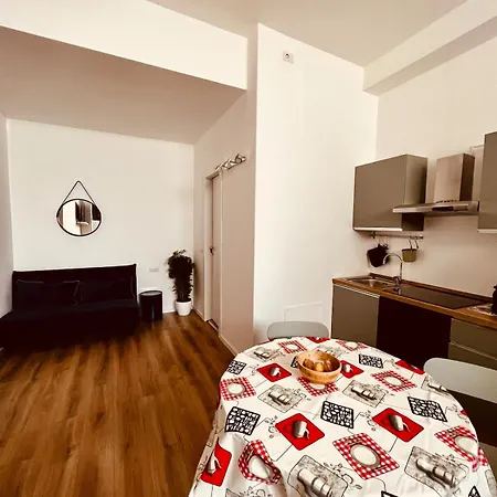 Casa Lella Your In Lägenhet Milano