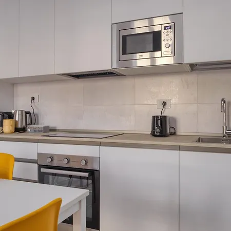 In Financial District 4 Pax