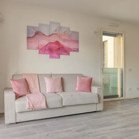 In Financial District 4 Pax Daire