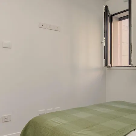 In Financial District 4 Pax