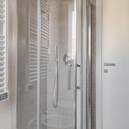 In Financial District 4 Pax * Milano