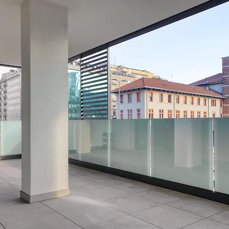 In Financial District 4 Pax