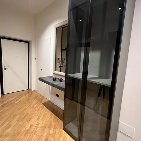 Brera Superior Near Duomo Apartment