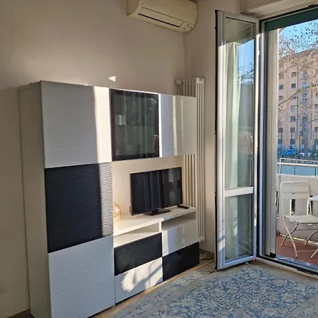 Vfh Argonne Trendy By The Park Apartment Milan