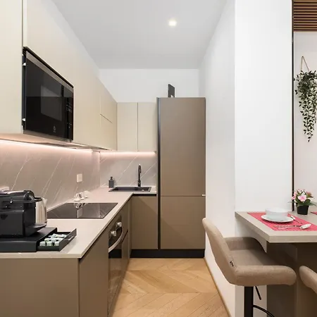 Vitruvio 43 - Stazione Apartment *