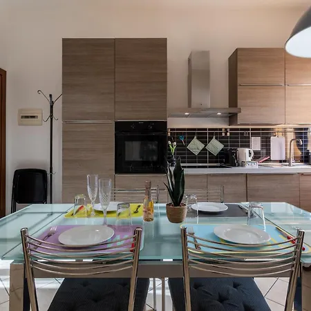 La Tana Di Mart - Zona Navigli - Vicino Metro 밀라노