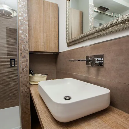 Boutique Con Cortile-design&fashion District *