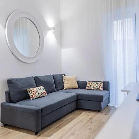 Bella In Duomo - 6 Guests דירה