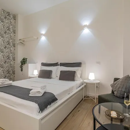 Bella In Duomo - 6 Guests דירה *