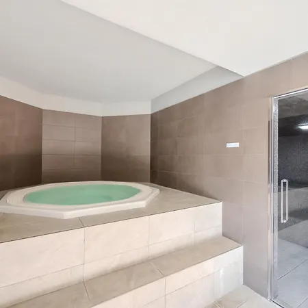 公寓 Giax Tower-Pool,Spa&Gym-Niguarda Hospital-10Min To Duomo *