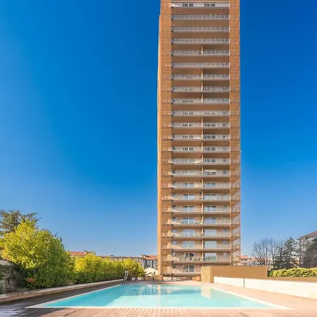 公寓 Giax Tower-Pool,Spa&Gym-Niguarda Hospital-10Min To Duomo 米兰
