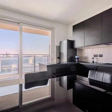 Giax Tower-Pool,Spa&Gym-Niguarda Hospital-10Min To Duomo 公寓
