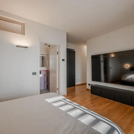公寓 Giax Tower-Pool,Spa&Gym-Niguarda Hospital-10Min To Duomo 米兰