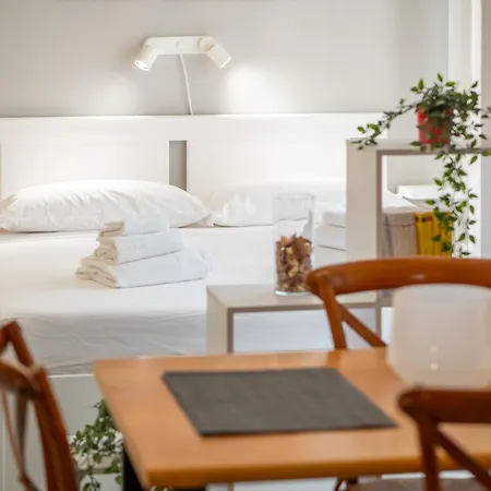 Daire Keys Of Italy - Vigevano Big & Small - 2 Apts By Porta Genova *