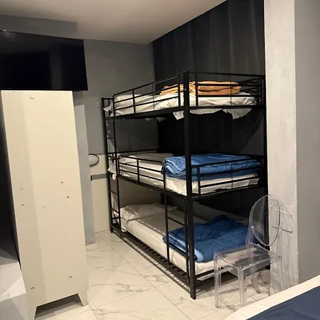 Lion University&youth 2 * Mediolan