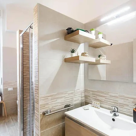 Duomo 10 Minuti Family House 5 Pax Balcone Wifi Apartament *