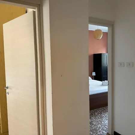 Family 15 Min From Center And Airport Lejlighed