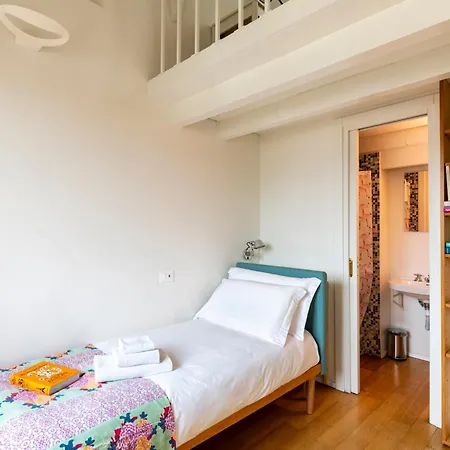 아파트 Large & Comfy - A Few Steps From The Duomo