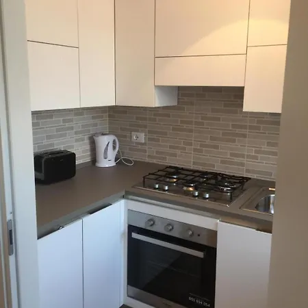 Apartment Varanini Luxury Double Bedroom Two And Sauna