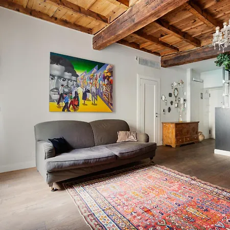 Brera - Castello - Ampio Bilocale Centro *