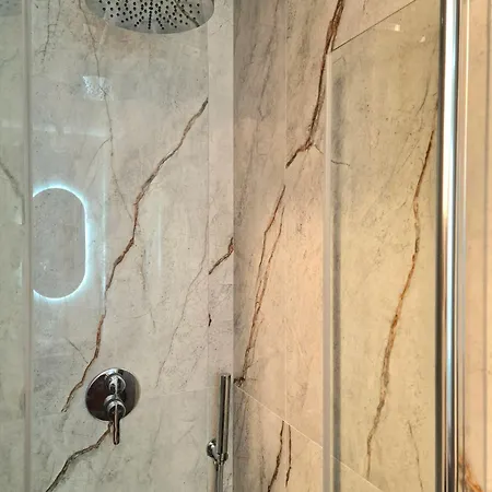 Luxury - Arnaboldi 4 Apartman *