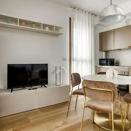 Limehome Park Towers شقة ميلان